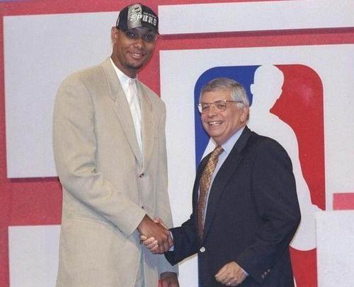 尽管佐法尔 尽管佐法尔