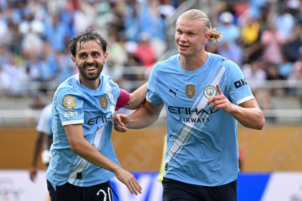 王楚钦既背 王楚钦既背